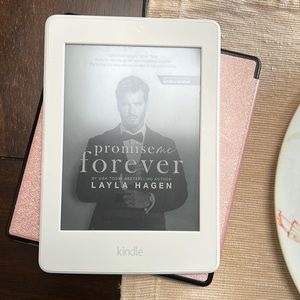 Kindle paper white in great condition. No scratches all.